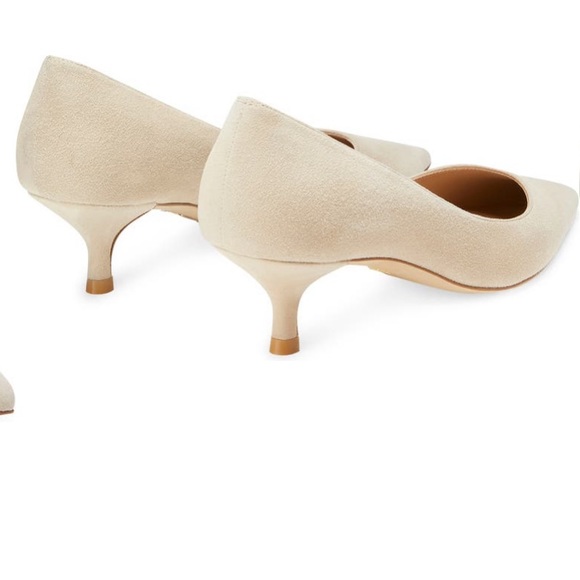 Stuart Weitzman - Stuart Kitten Pump Dune Suede - Picture 2 of 4